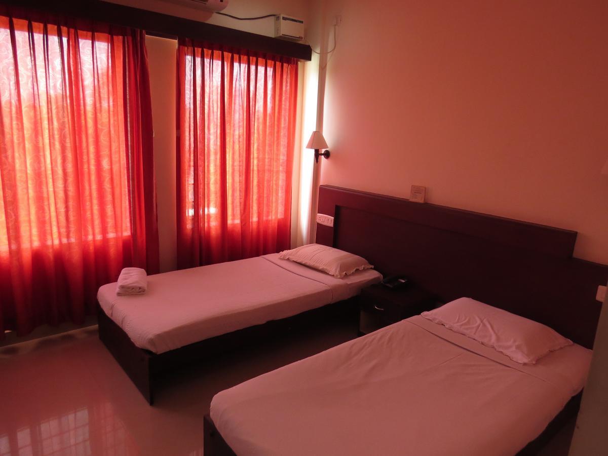 Lals Residency Hotel Adur Quarto foto