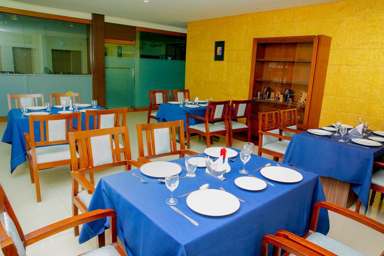 Lals Residency Hotel Adur Exterior foto